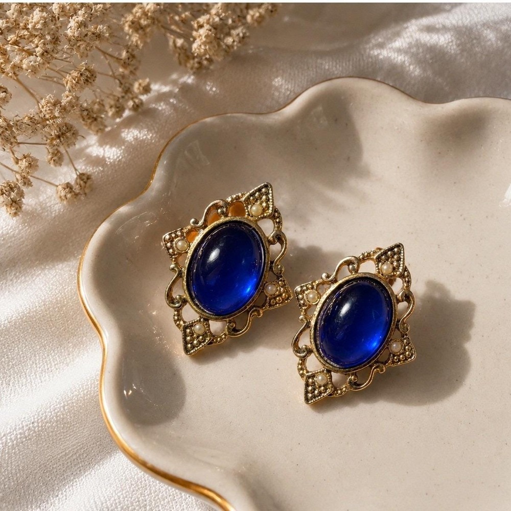 Vintage Avon Royal Blue Cabochon Gold Filigree Ornate Jelly Belly Stud Earrings